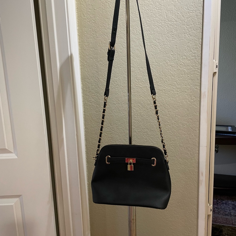 Elegant Black Shoulder Bag